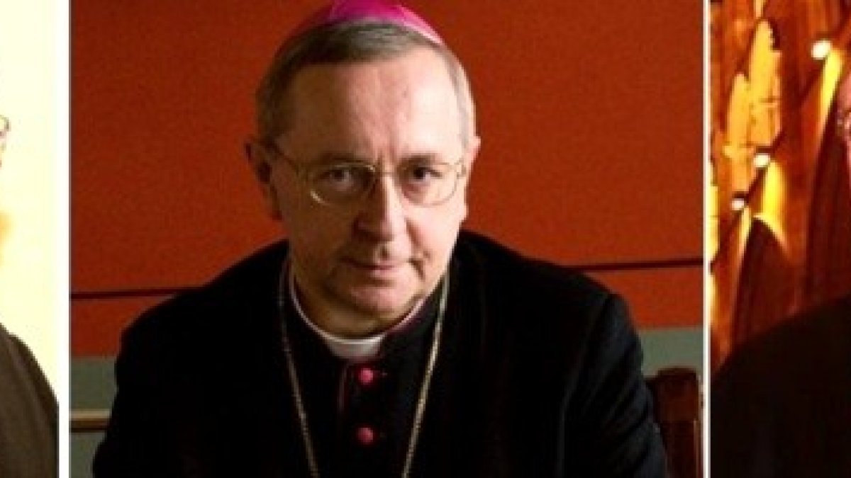 De izquierda a decrecha, el cardenal Napier, sudafricano, el arzobispo polaco Gadiecki y el cardenal norteamericano Burke