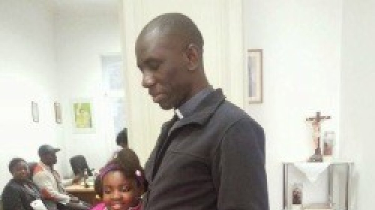 El padre Blas Kanda ha visto que en España también está la pobreza de un Cuarto Mundo