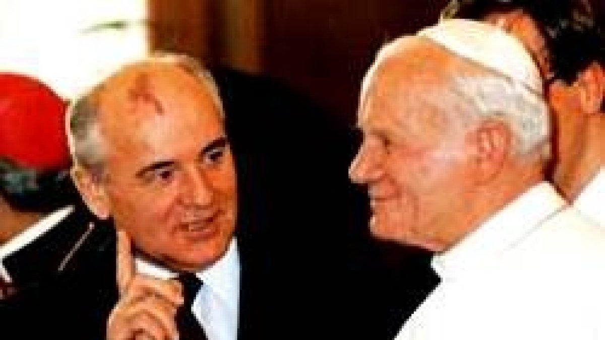 Gorbachov visitó a San Juan Pablo II el 1 de diciembre de 1989, con el Muro ya caído