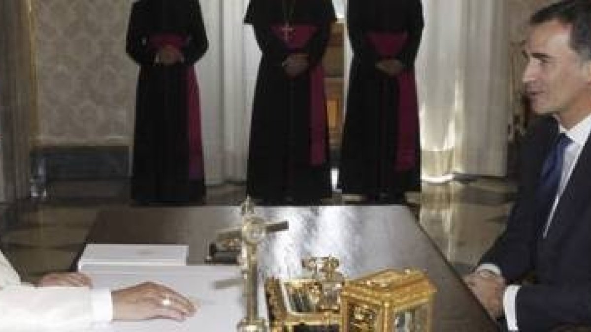 El Papa recibe a los nuevos Reyes de España, Felipe VI y doña Letizia - los conocía como Príncipes de Asturias