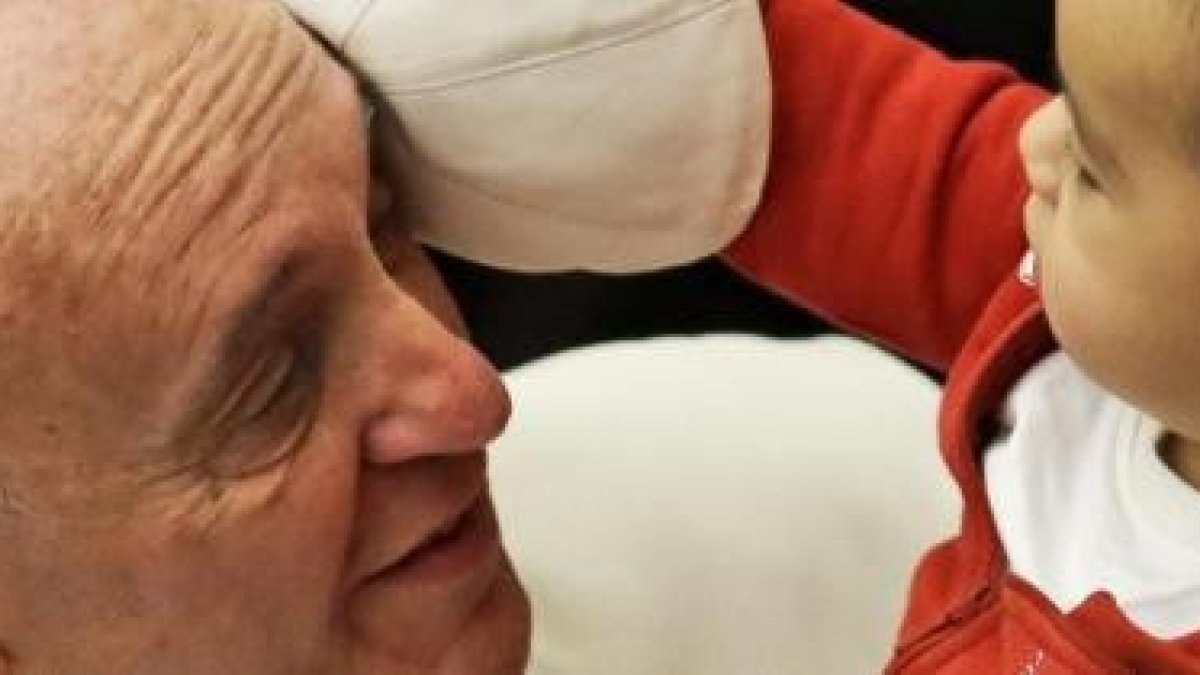 El Papa expresa su preocupación especial por la pobreza infantil