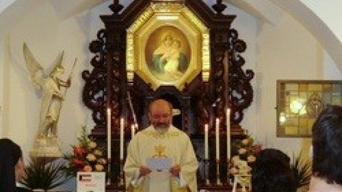 El padre Heinrich Walter en uno de los 210 santuarios de Schoenstatt