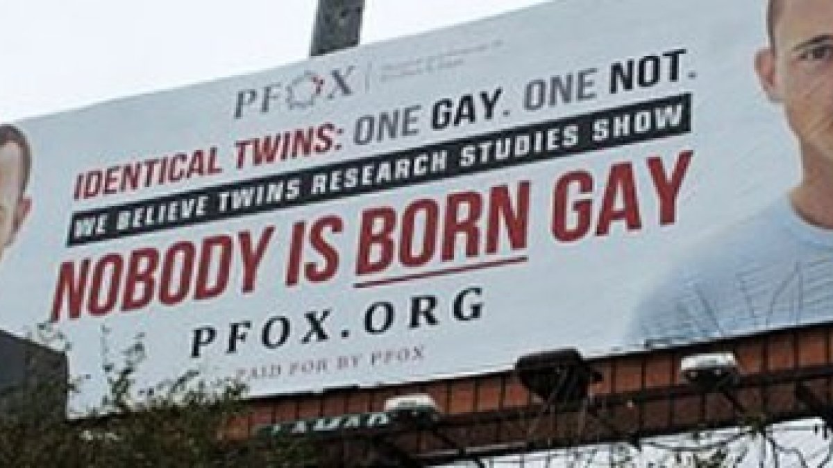 Un anuncio de PFOX (Padres y Amigos de Ex-Gays y Gays)