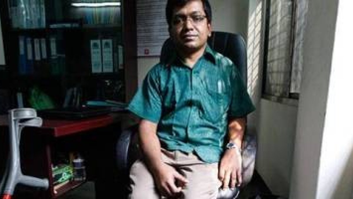 Jibon William Gomes es discapacitado desde niño, y en una infancia pobre... hoy su experiencia le lleva a ayudar a otros