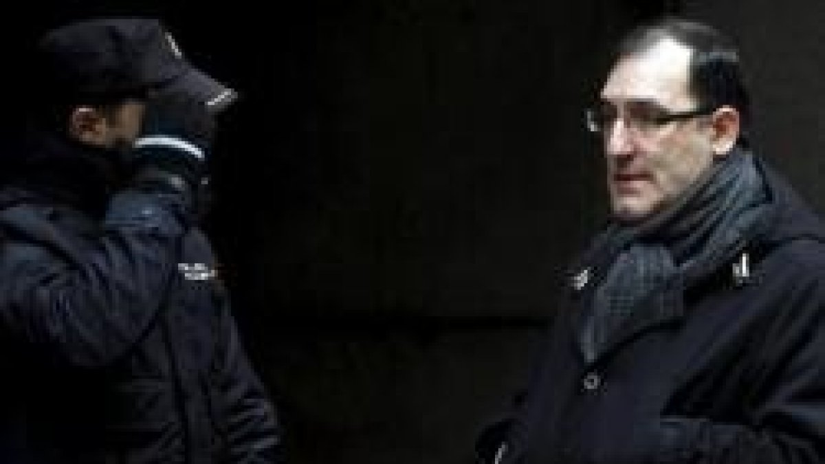 El juez Eloy Velasco llega a la Audiencia Nacional - él interrogará a los supuestos terroristas anticlericales
