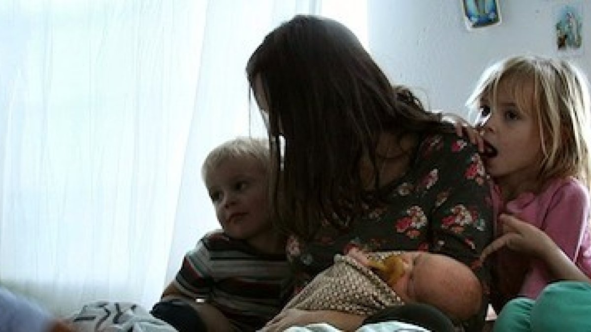 Un momento de tranquilidad en el ajetreo cotidiano de Blythe Fike con sus hijos.