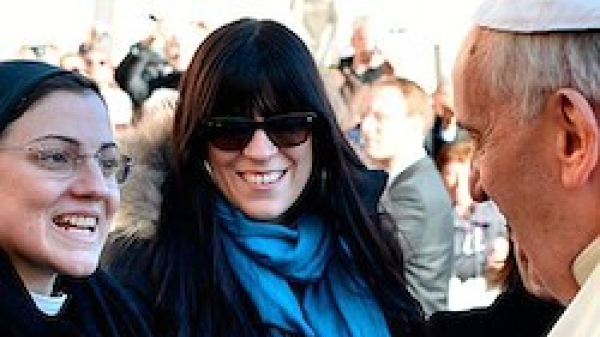 Durante la audiencia de este miércoles, Sor Cristina tuvo un momento para saludar a Francisco.