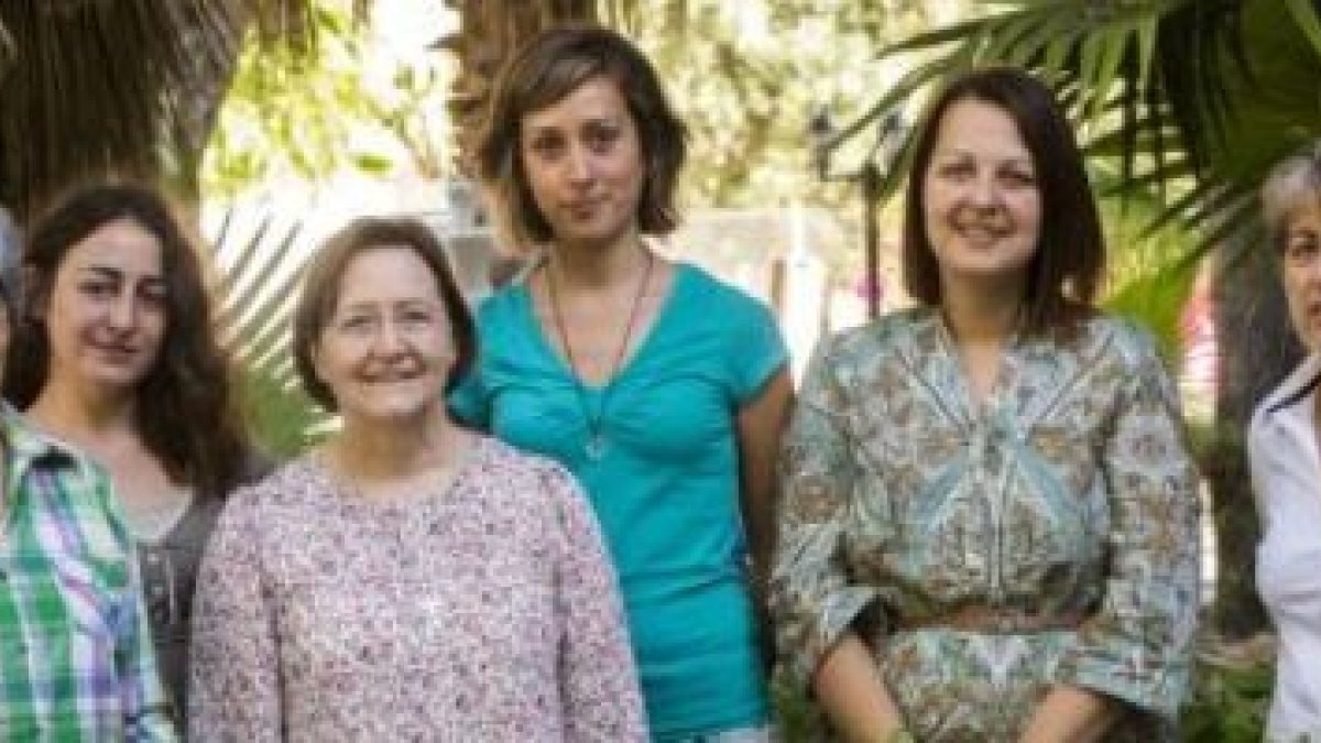 Este es el equipo de las adoratrices en Almería: algunas visitan los prostíbulos, otras acogen a las chicas que se refugian con ellas, a veces con sus bebés