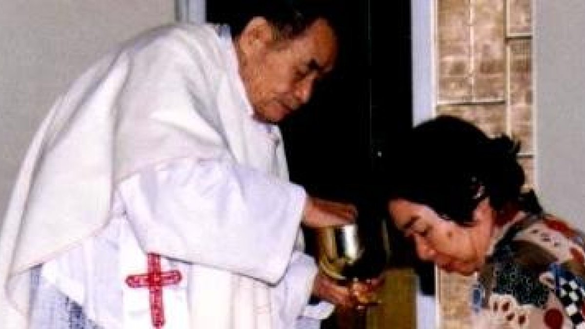 El padre Ye Yaomin, muy anciano pero siempre activo