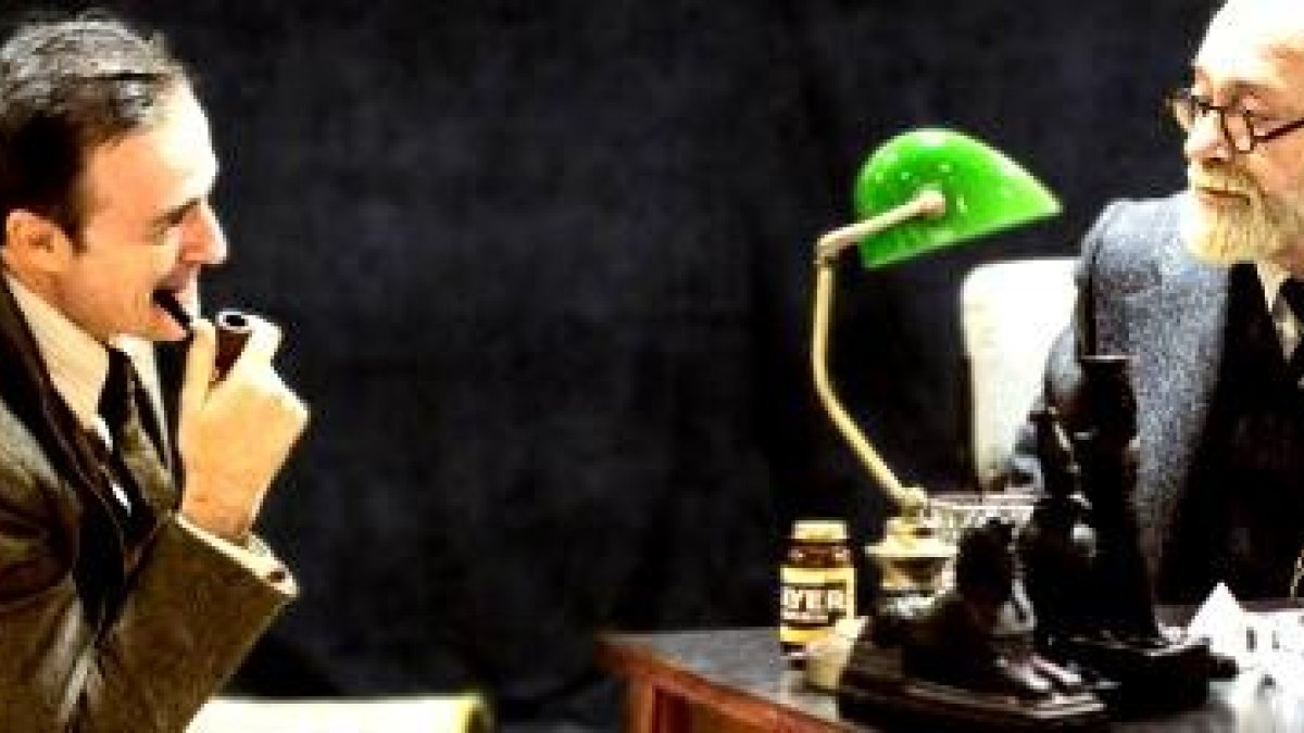 Helio Pedregal, como el ateo Freud, y Eleazar Ortiz como el cristiano -y ex-ateo- Lewis, en La sesión final de Freud