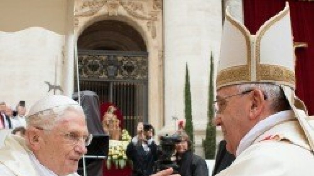 El Papa Francisco y el Papa emérito Benedicto XVI