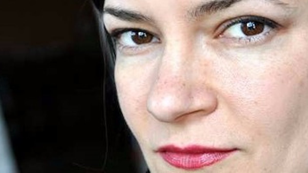 Jewels Green se vio desarbolada con la actitud de sus contradictoras, y de ahí pasó a sus argumentos.