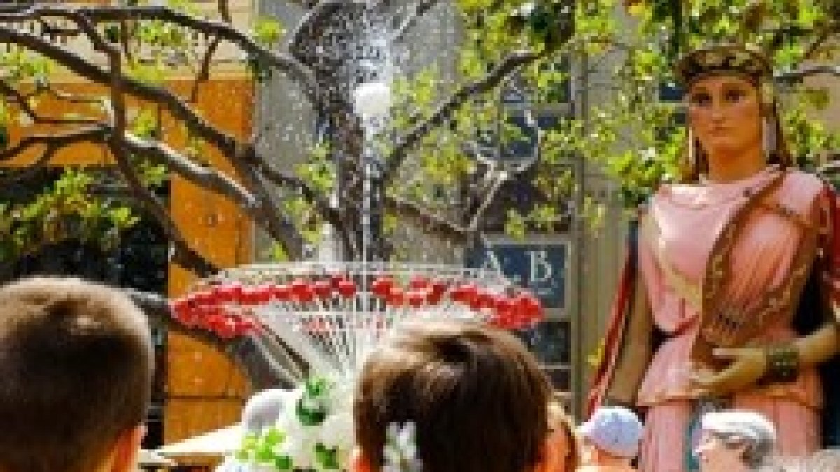 La forma blanca del huevo que se eleva es una metáfora de la Eucaristía y el hombre que va hacia Dios