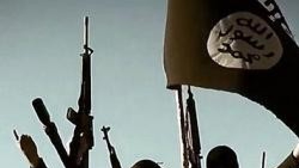Yihadistas del califato islámico en sus correrías por Siria e Irak
