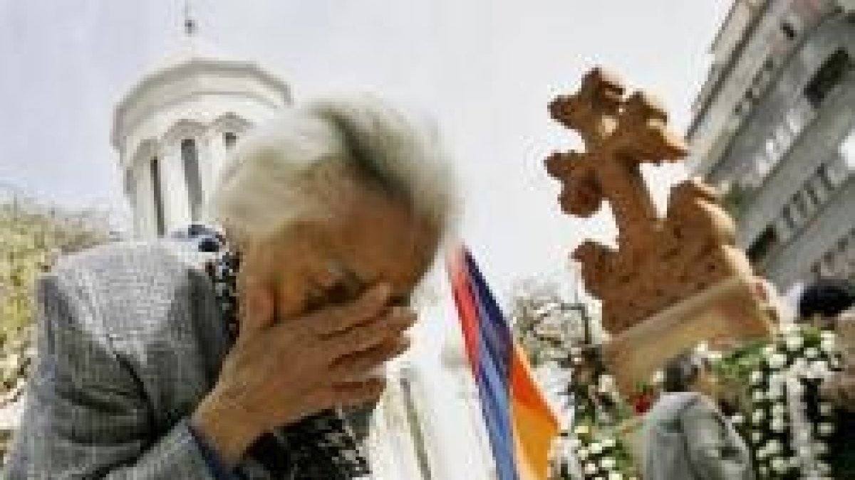 Hijos, nietos y bisnietos de los cristianos armenios asesinados hace cien años piden que se recuerde como genocidio