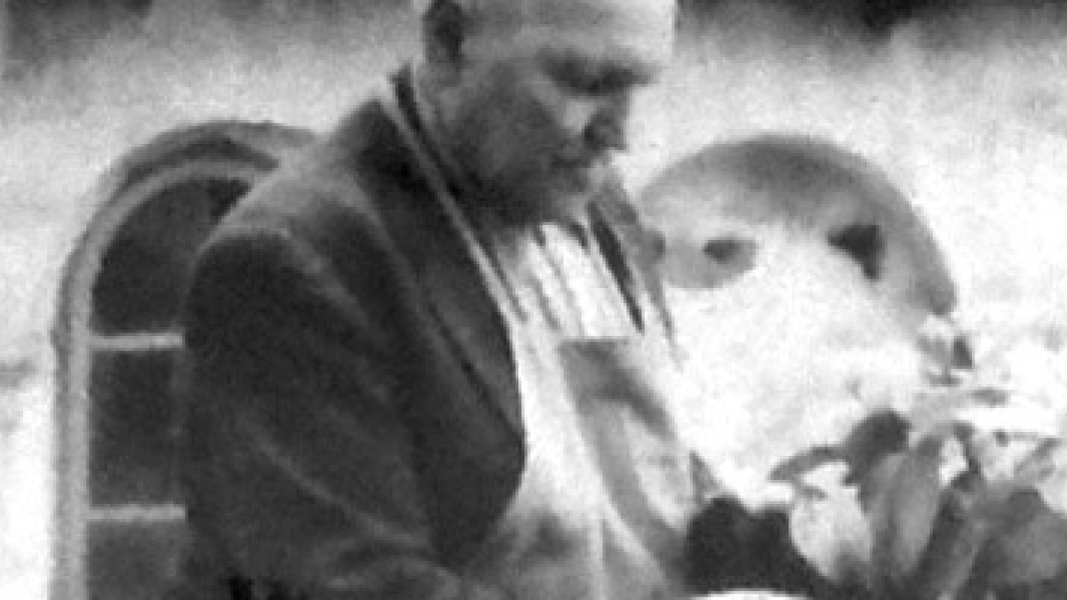 Alessandro Serenelli, ya mayor, siendo portero de los frailes capuchinos