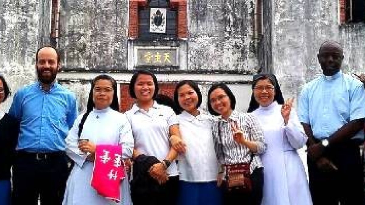 Misioneros y religiosas en Taiwán - su ejemplo llama la atención de los taiwaneses, budistas o no religiosos en su mayoría