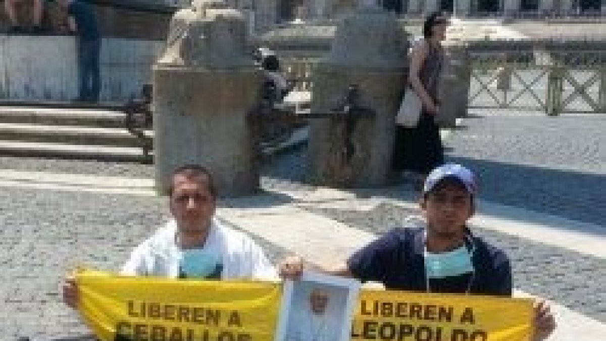 Los dos manifestantes en huelga de hambre creen que Maduro canceló su viaje al Vaticano por miedo al tema de los derechos humanos