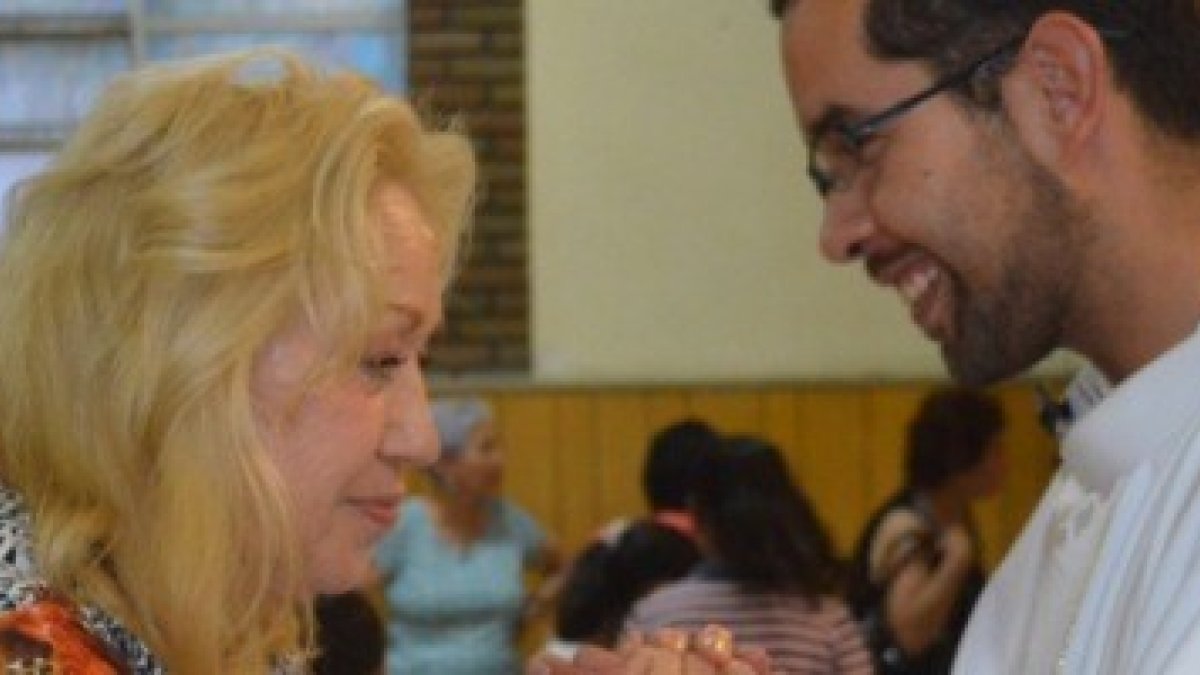 Fray Carlos Montana se reencuentra con su madre Faustina