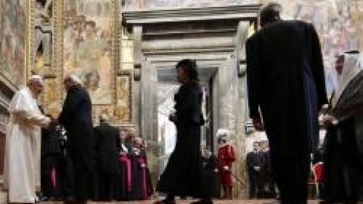El Papa Francisco en una recepción de embajadores en la Sala Clementina