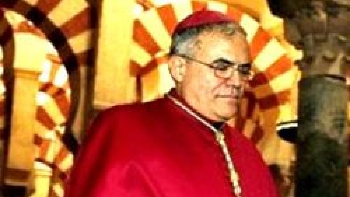 El obispo Demetrio, de Córdoba, ofrece colaboración leal a las administraciones, pero no cederá nada de la Iglesia, y menos bajo presiones