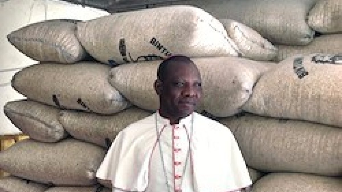 Monseñor Doeme no cree que pueda pararse a los terroristas si no es mediante la fuerza.