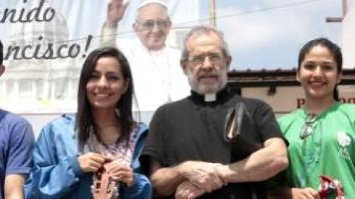 Pablo Durán, Valentina Calderón, padre Julián Ballesta, Patricia Peña, Gabriela Gandara cuentan su experiencia en Brasil