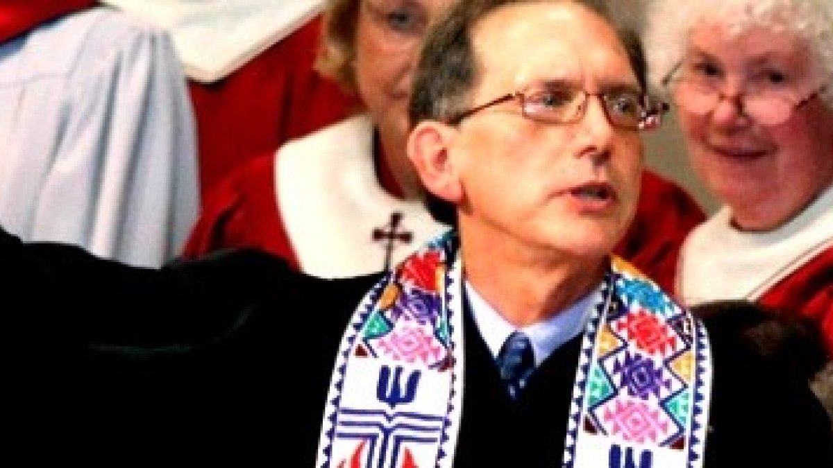 El reverendo Anderson, gay militante y no casto, ordenado recientemente presbítero en PCUSA... el nuevo estándar presbiteriano