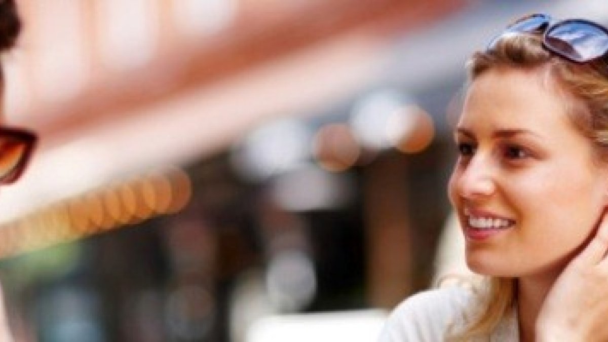 Las rubias guapas y los hipsters con gafa de pasta también acuden a los sitios de citas online para buscar una buena pareja cristiana