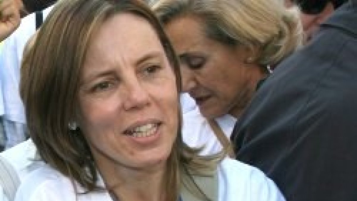Alicia Latorre, presidenta de la federación de asociaciones Provida, con la camiseta blanca de Cada Vida Importa