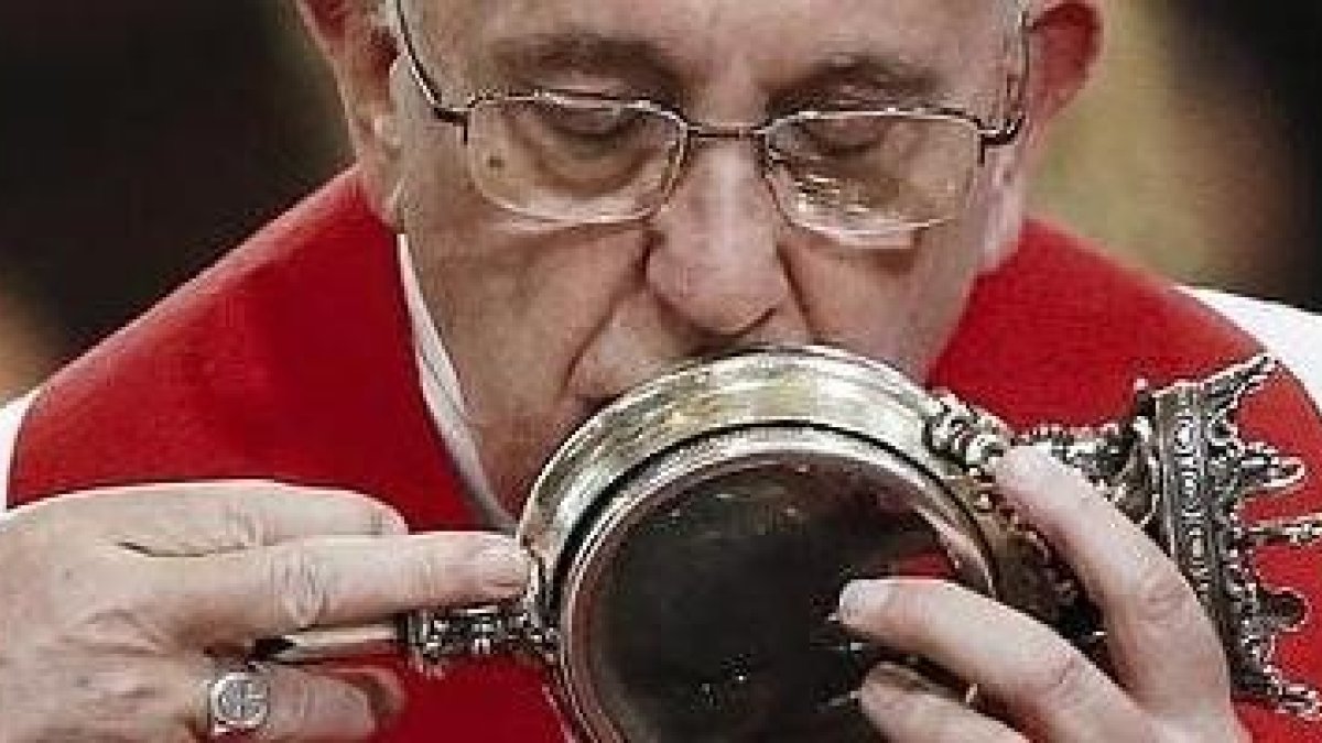 El Papa dio la bendición con la reliquia de san Jenaro