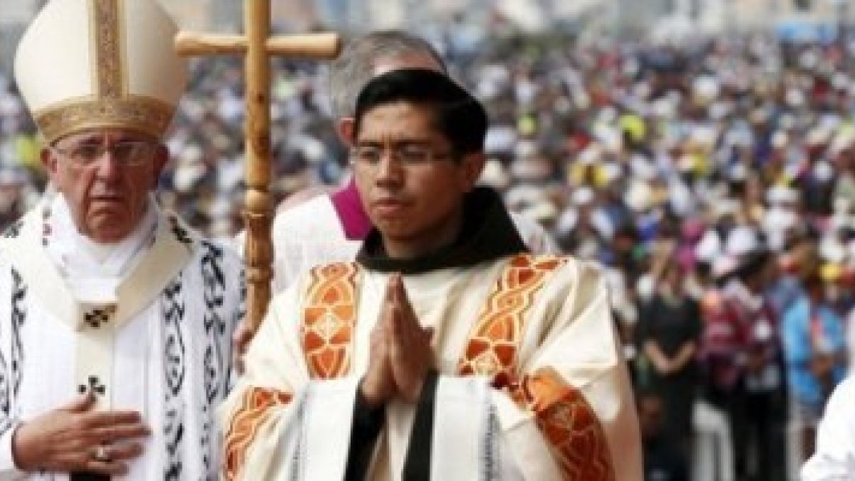 El Papa ha explicado que la verdadera revolución es la del darse, la del amor y la de invocar al Espíritu Santo y dejarle obrar