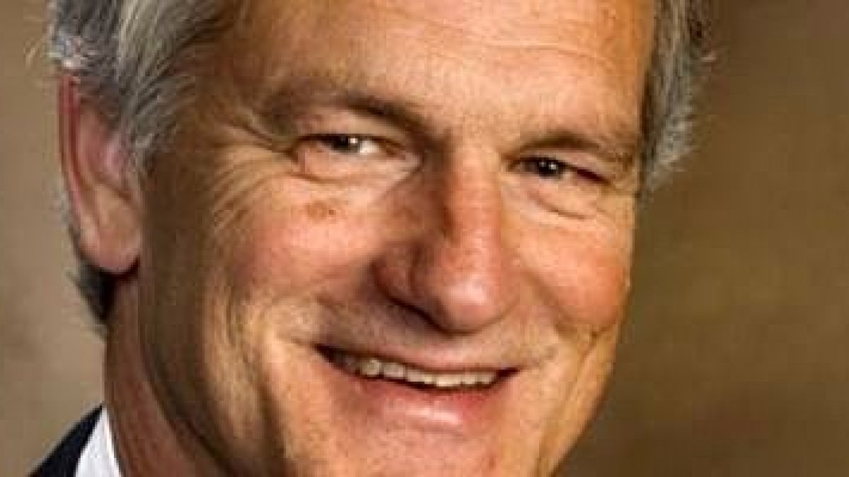 Kenneth H. Howell fue ministro en dos parroquias presbiterianas y profesor 6 años en un seminario protestante... ve en María una fuente de unidad