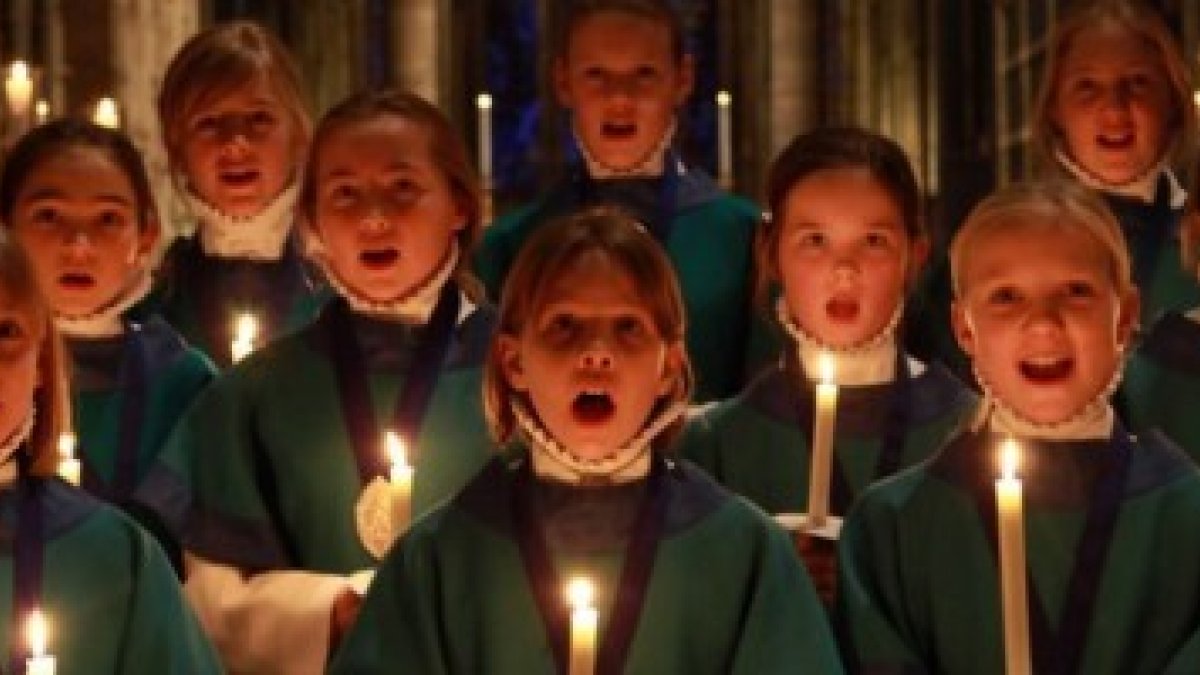 El canto de los ángeles que da paz los hombres de buena voluntad se plasma en multitud de gestos de generosidad