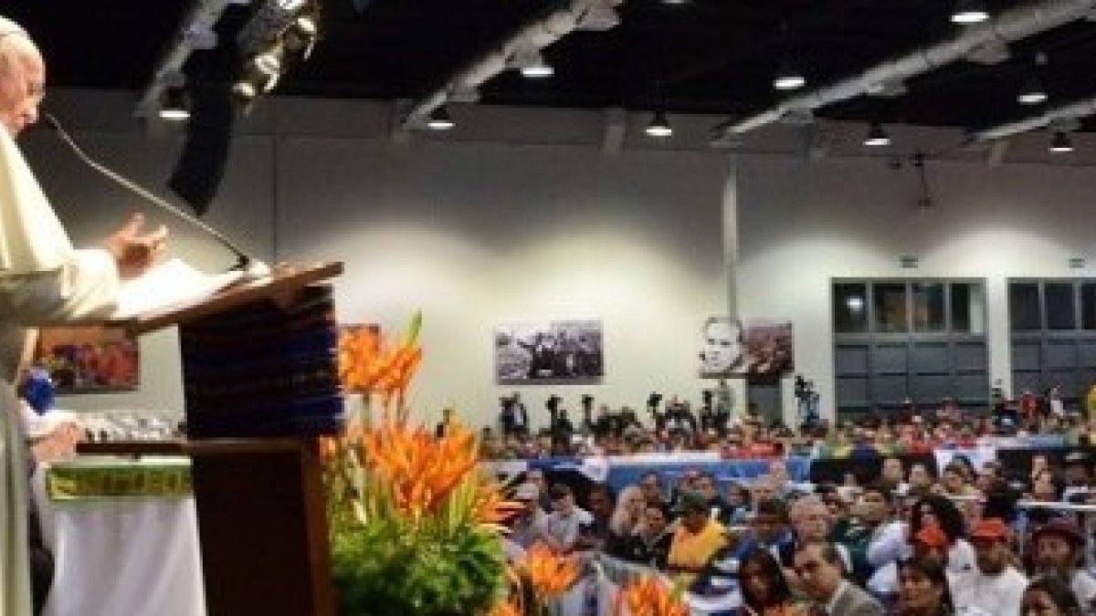 Francisco en su largo discurso al Encuentro de los Movimientos Populares