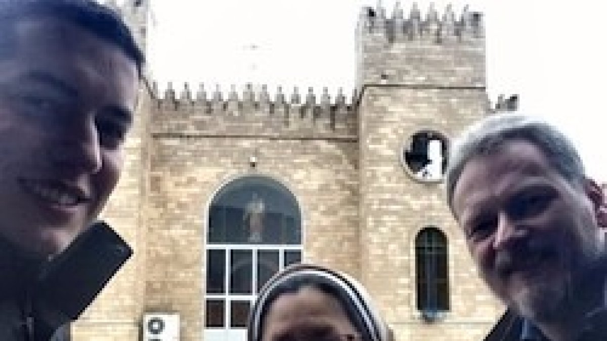 Recién llegados de Irak, tres testigos (entre ellos la religiosa Xyskia) contarán en Twitter lo que han visto allí.