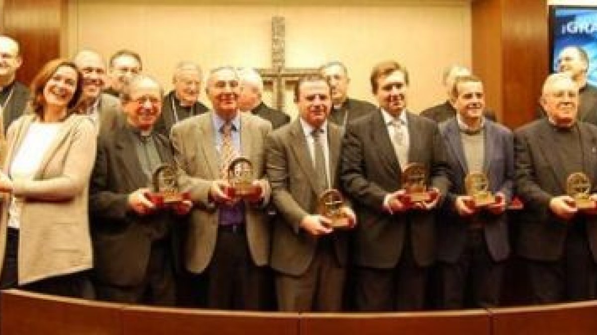 Foto de todos los receptores del Premio ¡Bravo! de 2014, entregados el 28 de enero de 2015