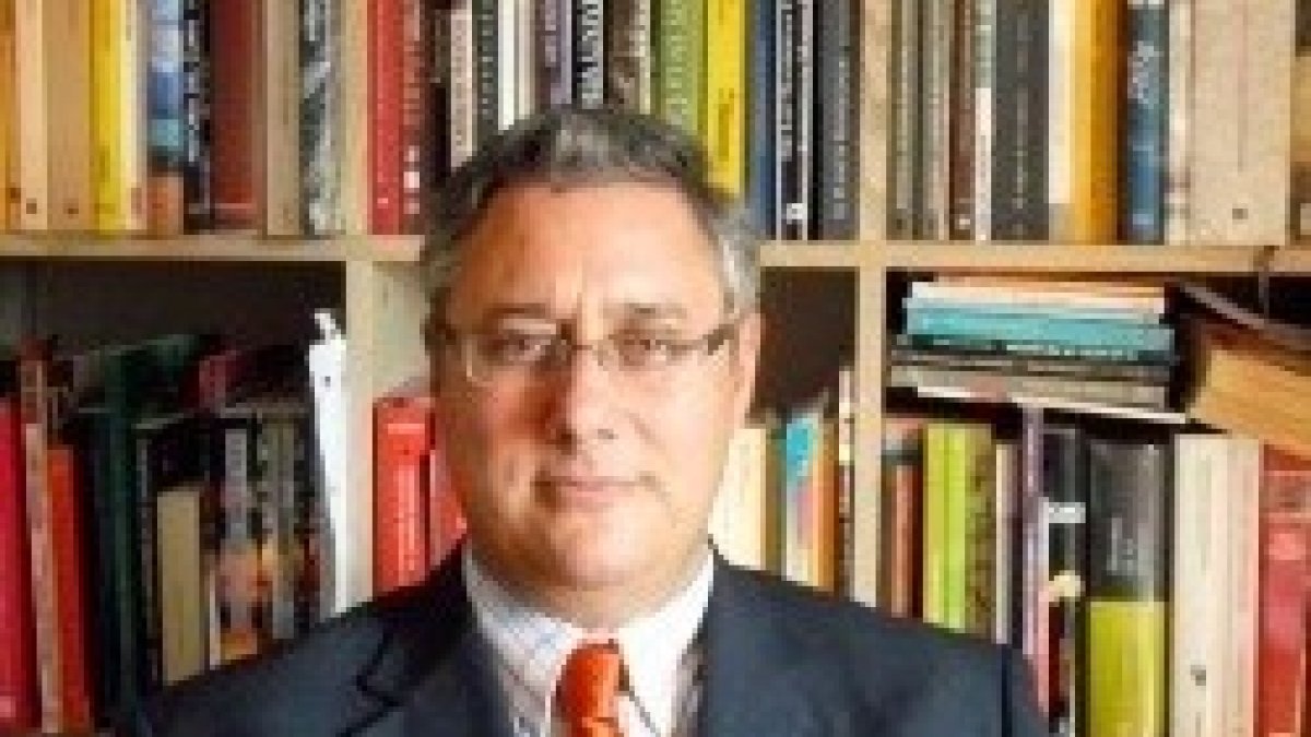 Carlos A. Marmelada explica en El Dios de los Ateos que los filósofos ateos clásicos hablan del dios hegeliano, no del cristiano