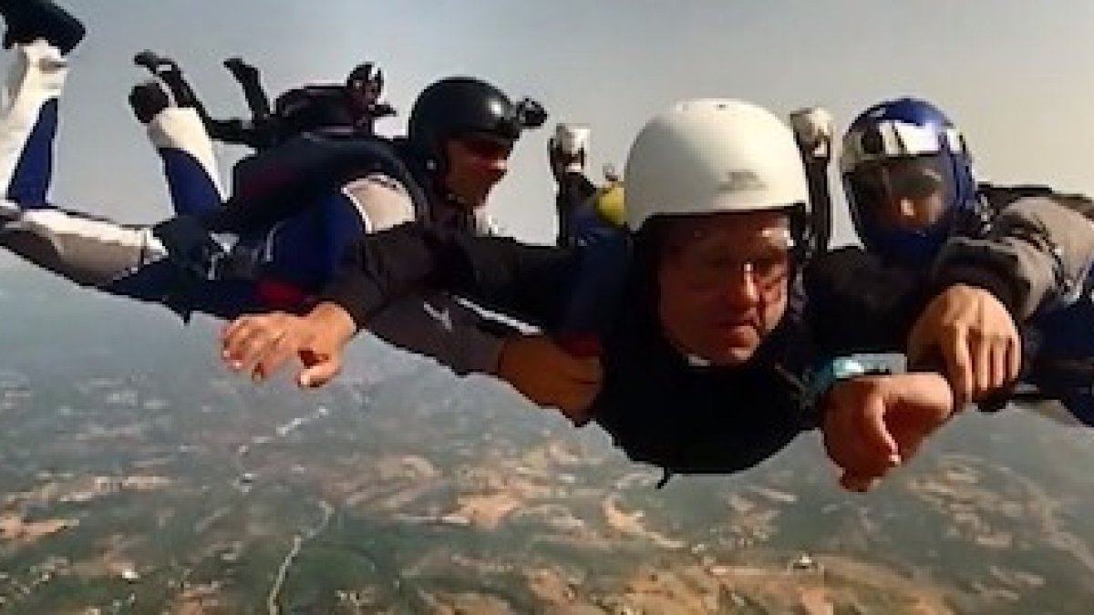 El padre Guillaume Soury-Lavergne confiesa que tuvo miedo los días previos, pero este viernes dio la talla.