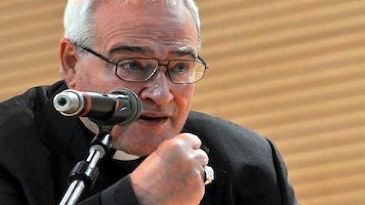 Monseñor Negri ve en el deseo de no molestar un cáncer que convertiría al catolicismo en cómplice de la descomposición social.