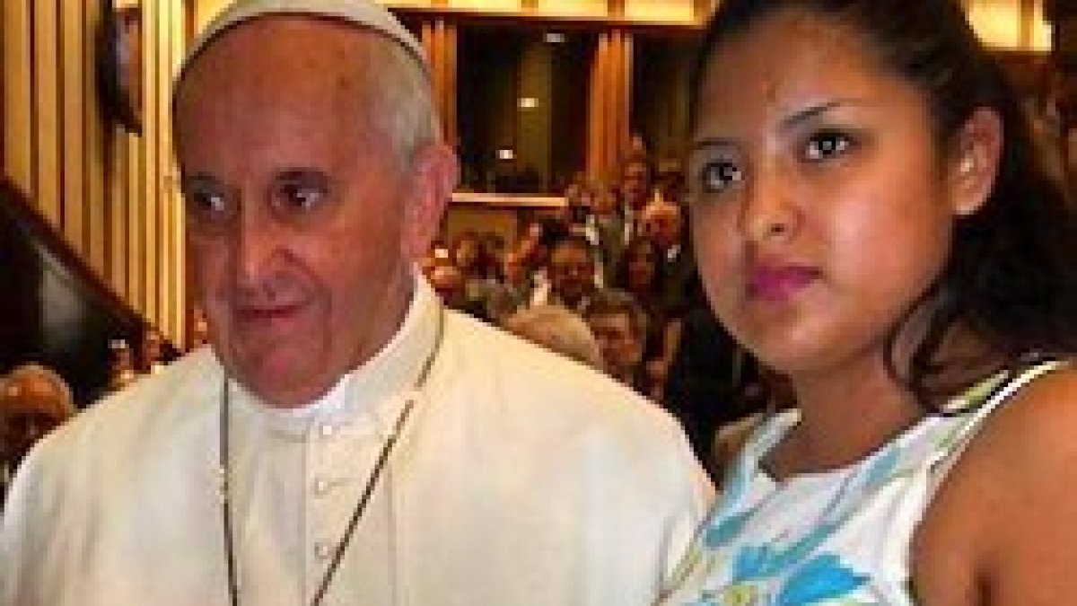 Ana Laura se encontró con el Papa durante su reciente encuentro con alcaldes de todo el mundo para combatir, entre otros males, el tráfico de personas.