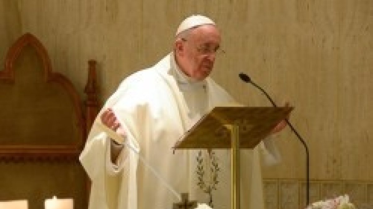El Papa Francisco, en la misa de Santa Marta, anima siempre a dejarse renovar por el Espíritu Santo