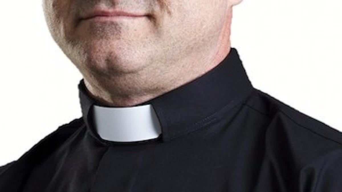 Un sacerdote católico.