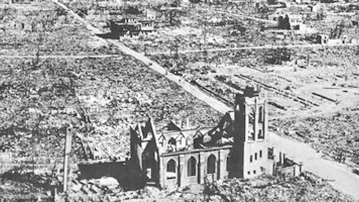 La iglesia de Nuestra Señora de la Asunción, en plena zona cero de la explosión: quedó en ruinas, pero en pie.