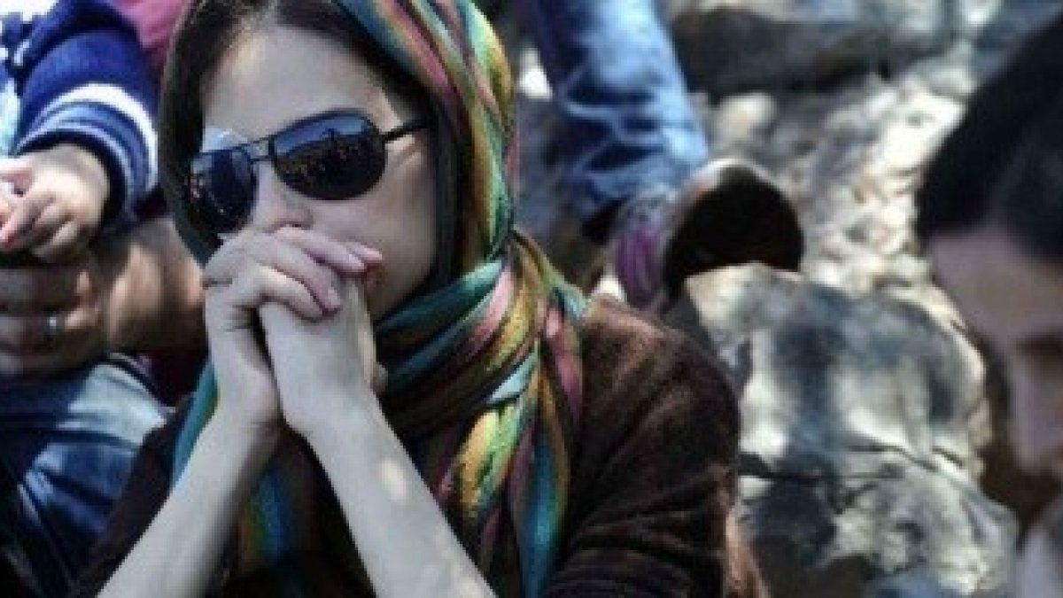 Chiara Corbella, ya muy enferma, orando en Medjugorje en 2010 - su historia es triste pero a la vez llena de una extraña alegría