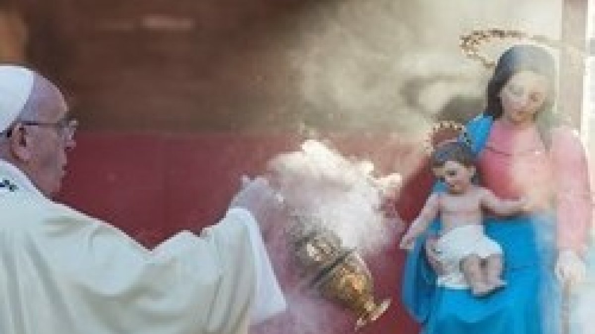 El Papa Francisco en el Cementerio del Verano en Roma