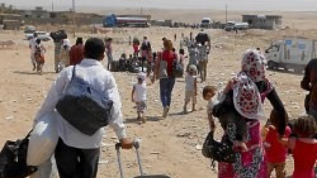 Refugiados sirios llegando a Irak... que tiene sus propios desplazados
