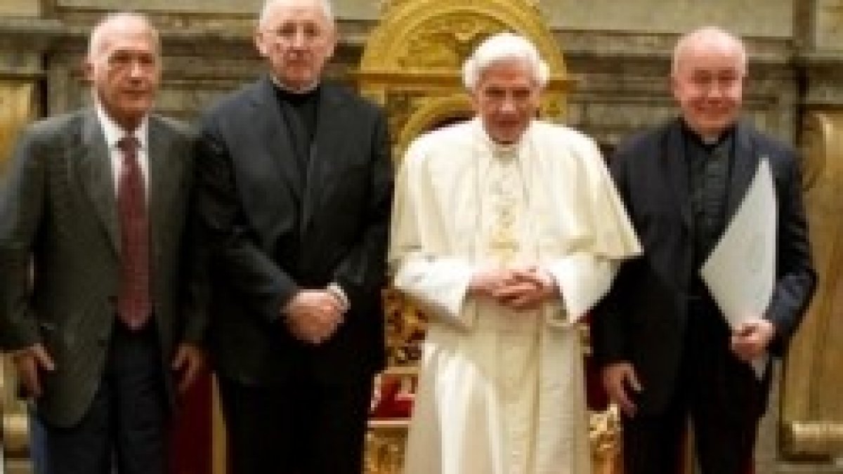El Papa Benedicto XVI en un encuentro en 2012 de la Fundación Ratzinger con ganadores de su Premio de Teología