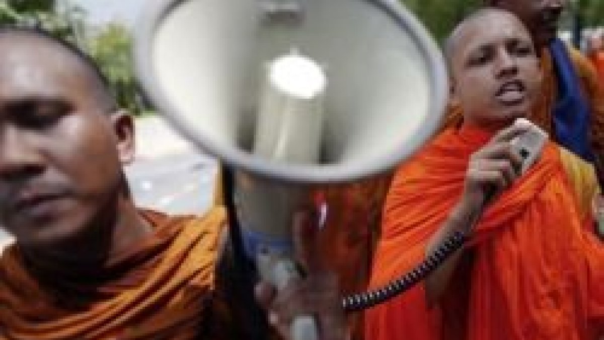 Hay grupos budistas en Tailandia que quieren declarar que el país sea confesionalmente budista, ignorando a las minorías