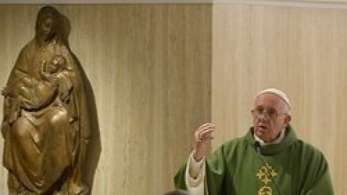 El Papa Francisco en Santa Marta utiliza ejemplos de las Escrituras para predicar